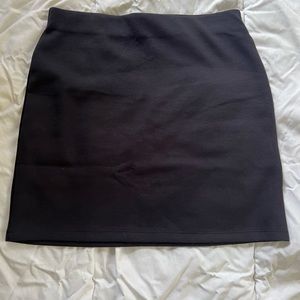 New H&M black jersey skirt